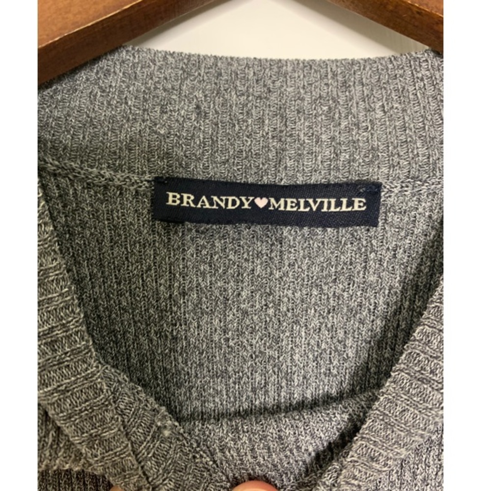 🔥BRANDY MELVILLE Cropped Top🔥